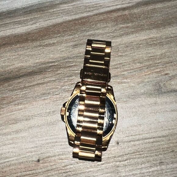 Michael Kors Blair MK5613 Wrist Watch for Women Gold Tone New Battery Stainless - Picture 5 of 6